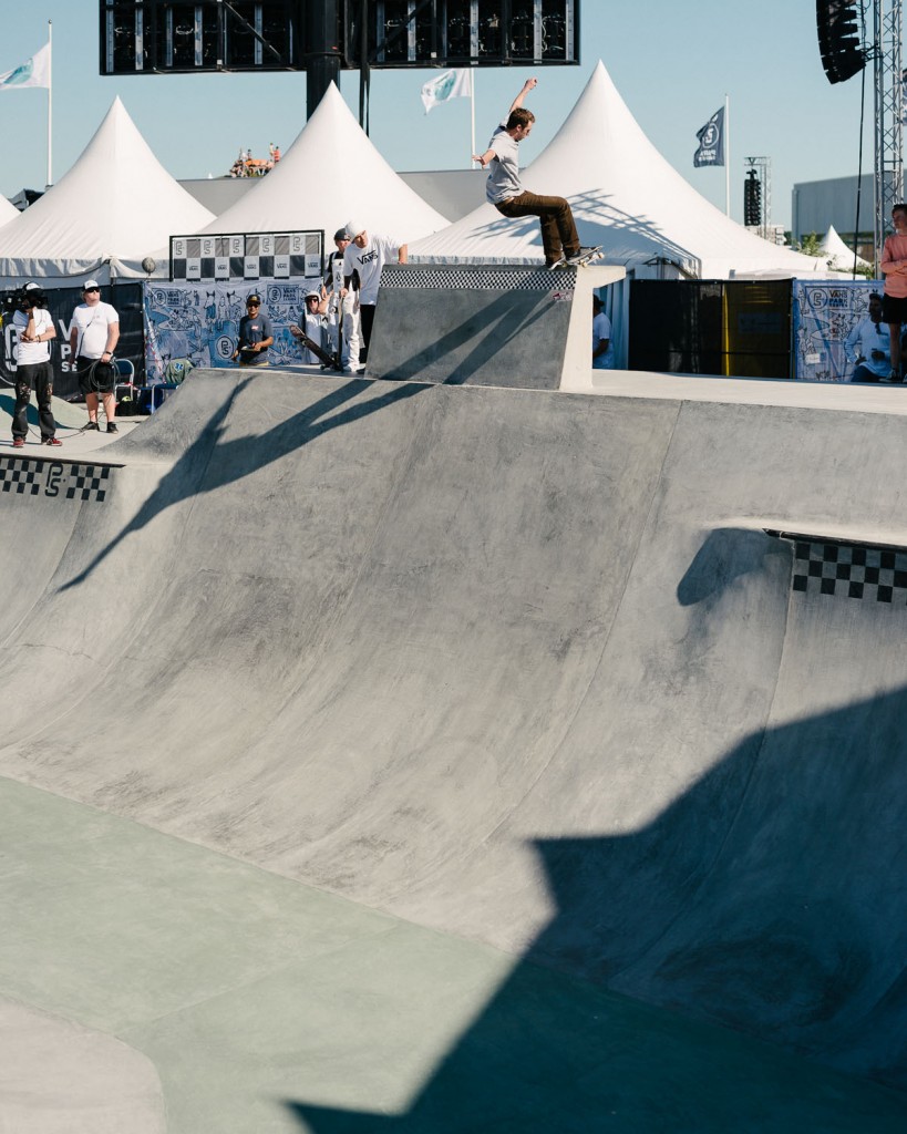 Grant Taylor, ollie up to frontside pivot on the edge.