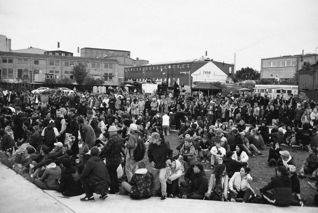 Rain can't stop a crowd