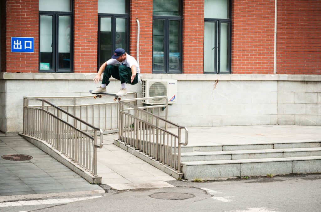 Barney Page, frontside 180 Nanjing