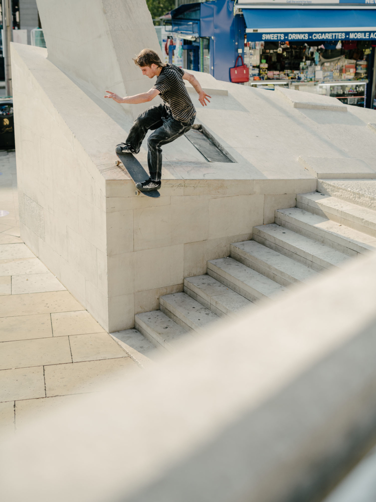 Felipe Bartolomé, Frontside Lipslide, London. Ph: Sam Ashley