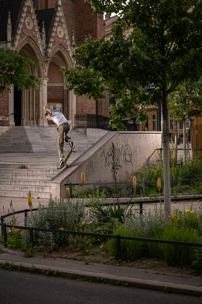 Antonio Pekovic, backside nosebluntslide. Photo: Loïc Benoit.