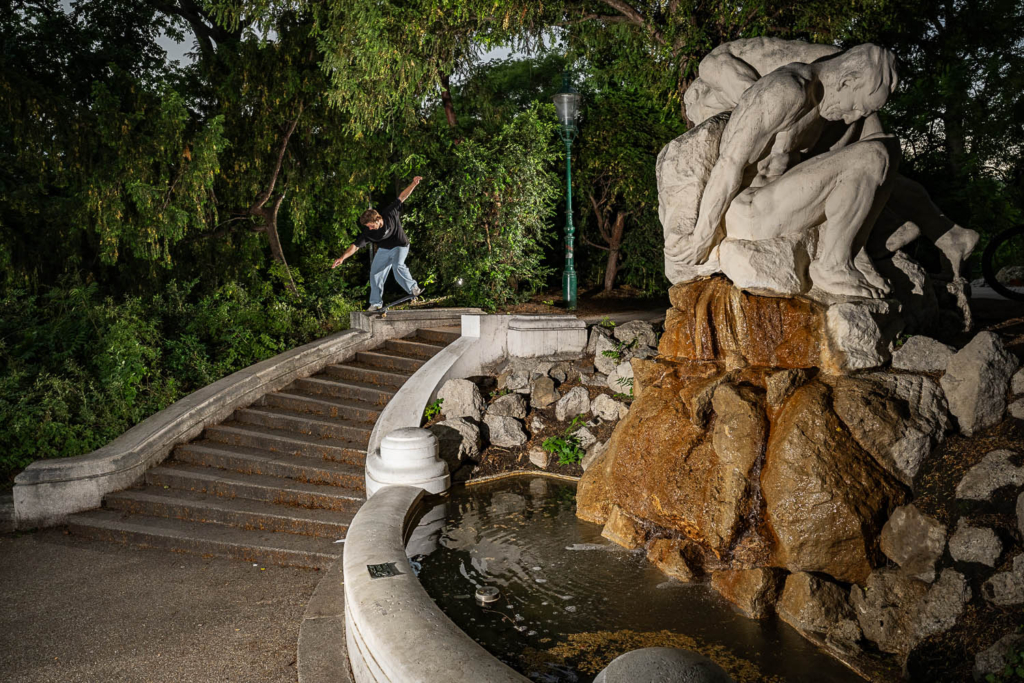 Alexey Krasniy, crooked grind to 50-50. Photo: Loïc Benoit.