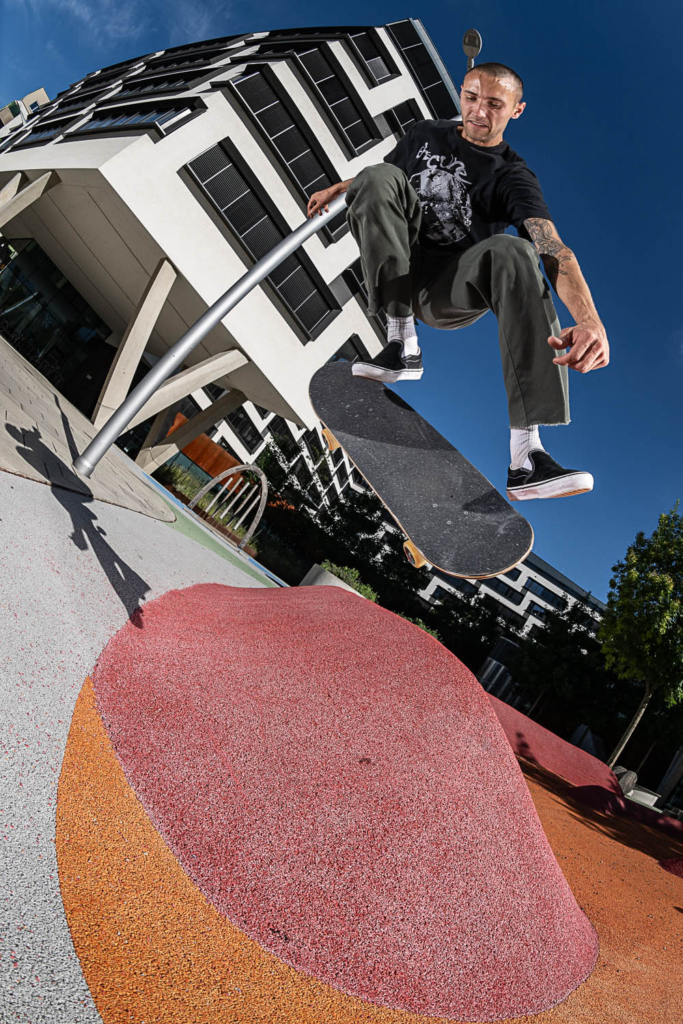 Antonio Pekovic, kickflip. Photo: Loïc Benoit.