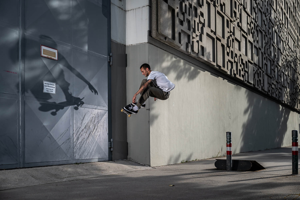Antonio Pekovic, ollie out to frontside wallride. Photo: Loïc Benoit.