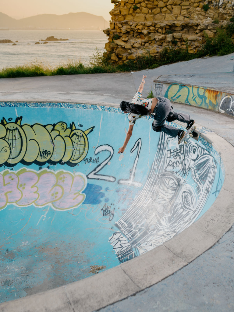 Madeleine Larcheron, crooked grind, Bilbao. Ph. Sam Ashley
